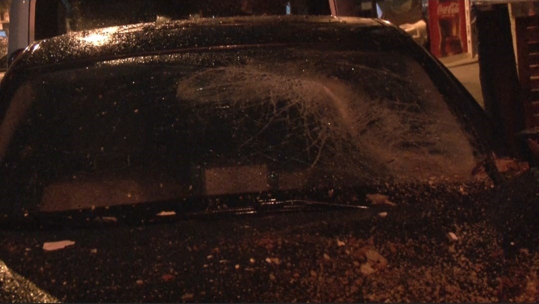 Bahçelievler’de daha önce boşaltılan binanın balkonu sağanak sonrası çöktü
