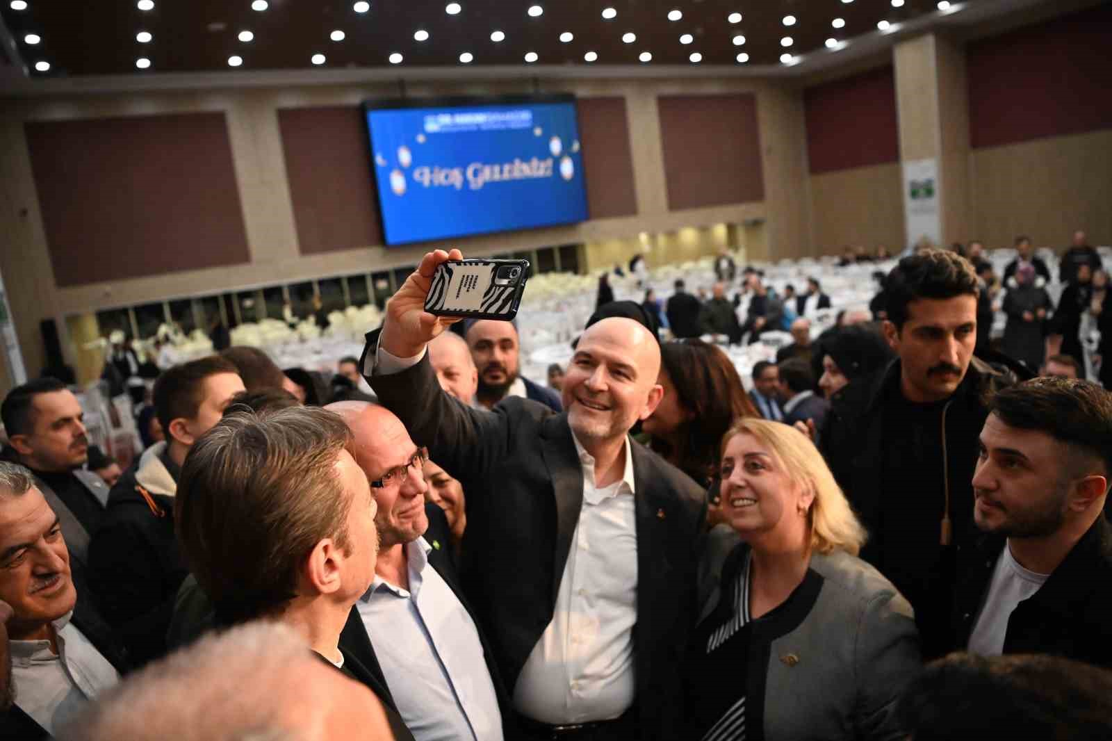 Bahçelievler’de STK’lar iftar sofrasında buluştu
Bahçelievler’de STK’lar iftar sofrasında buluştu