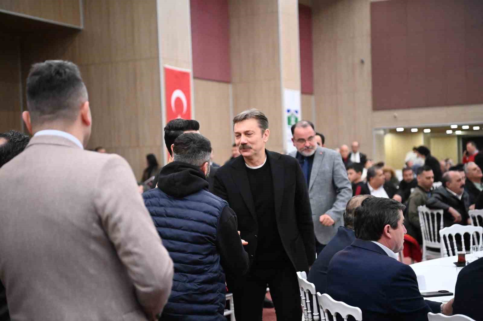Bahçelievler’de STK’lar iftar sofrasında buluştu
Bahçelievler’de STK’lar iftar sofrasında buluştu