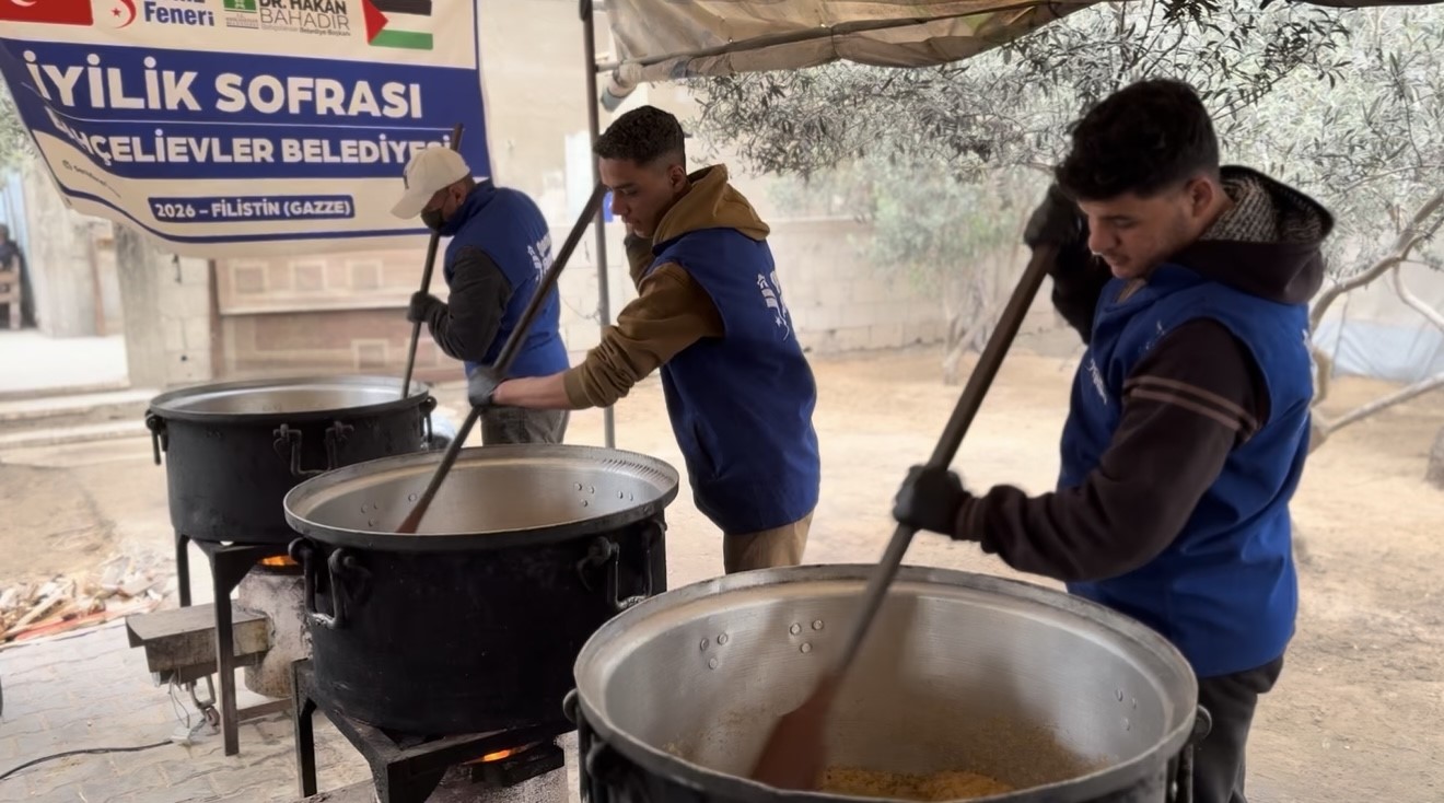 Bahçelievler’den Gazze’ye iyilik sofrası
Bahçelievler’den Gazze’ye iyilik sofrası