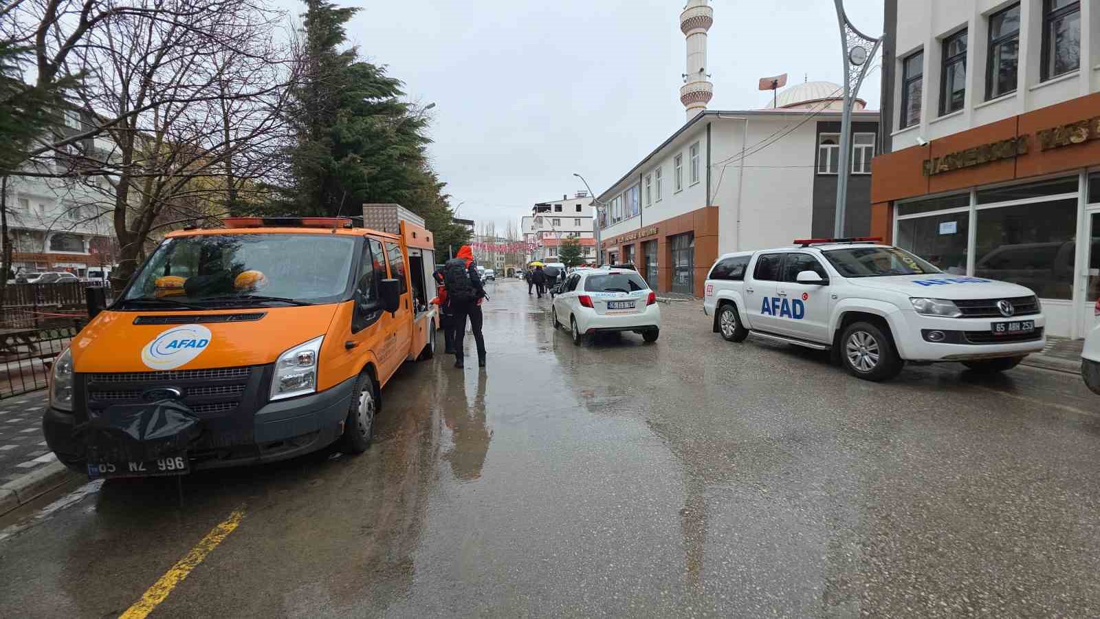 Bahçesaray’da su taşkını tehlikesi
