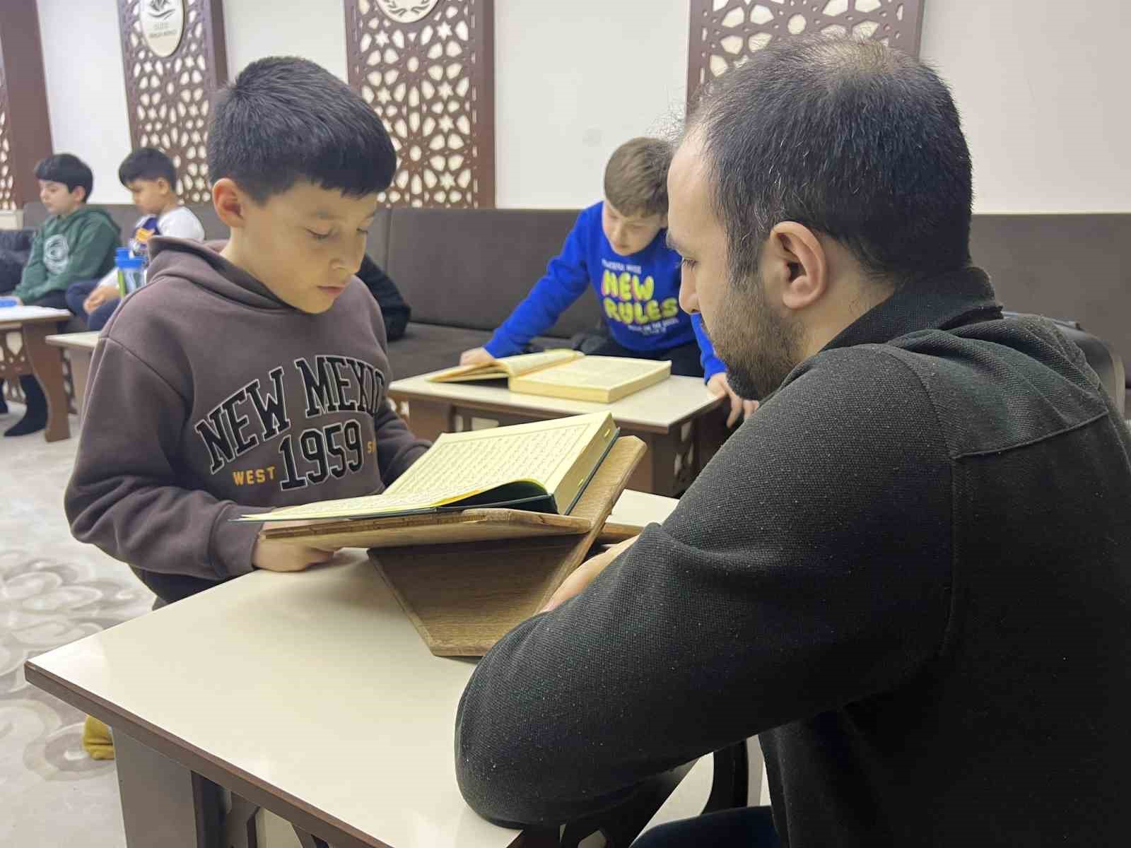 Bahçeşehir Gençlik Merkezinde Kur’an kursu kayıtları devam ediyor
