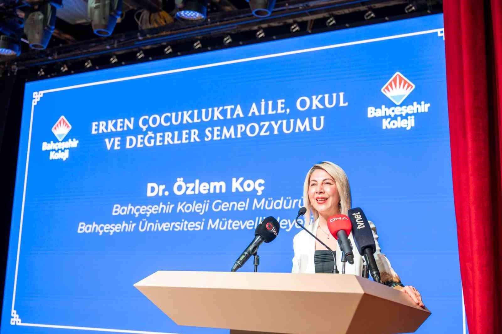 Bahçeşehir Koleji "Erken Çocuklukta Aile, Okul ve Değerler Sempozyumu" düzenledi
