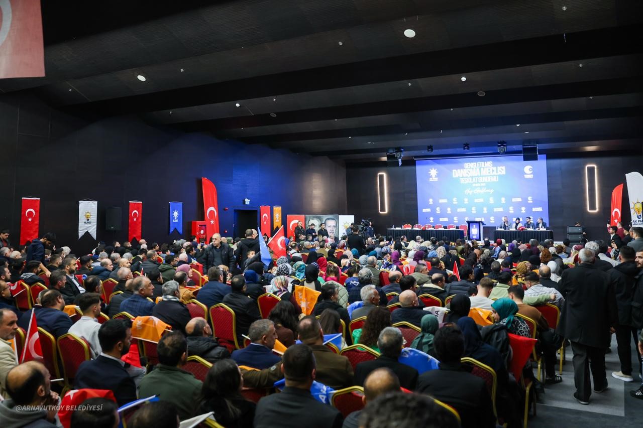 Bakan Bak: "Arnavutköy’de spor altyapısının güçlendirilmesine yönelik çalışmalar devam edecek"
