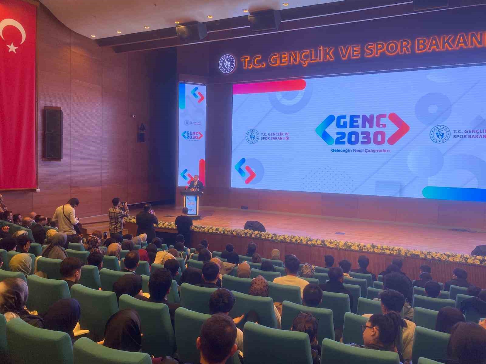 Bakan Bak: "Cumhurbaşkanımız dijitalleşme konusunda önümüzü açıyor"
Bakan Bak: "Cumhurbaşkanımız dijitalleşme konusunda önümüzü açıyor"