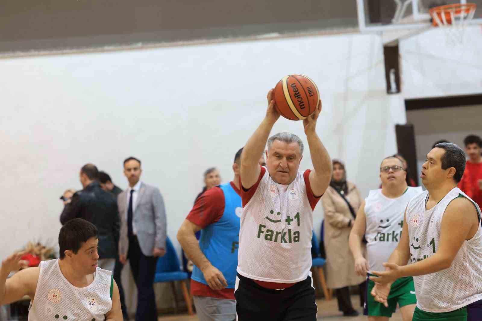 Bakan Bak: "Özel sporcular bizim için çok kıymetli"
