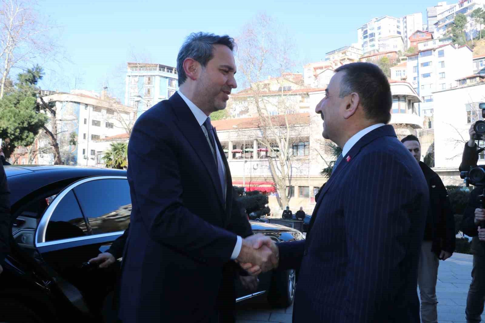 Bakan Bayraktar: "Doğalgaz üretimi 2028’de 4 katına çıkacak ve 17 milyon hanenin ihtiyacını kendi gazımız ile karşılamış olacağız"
