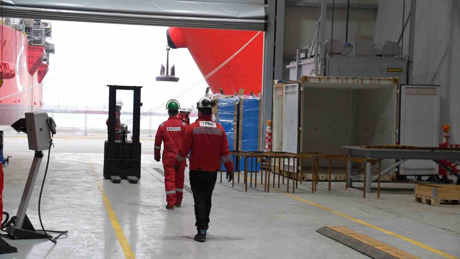 Bakan Bayraktar: "Enerjide Tam Bağımsız Türkiye yolunda her halkayı bir bir tamamlıyoruz"
Bakan Bayraktar: "Enerjide Tam Bağımsız Türkiye yolunda her halkayı bir bir tamamlıyoruz"