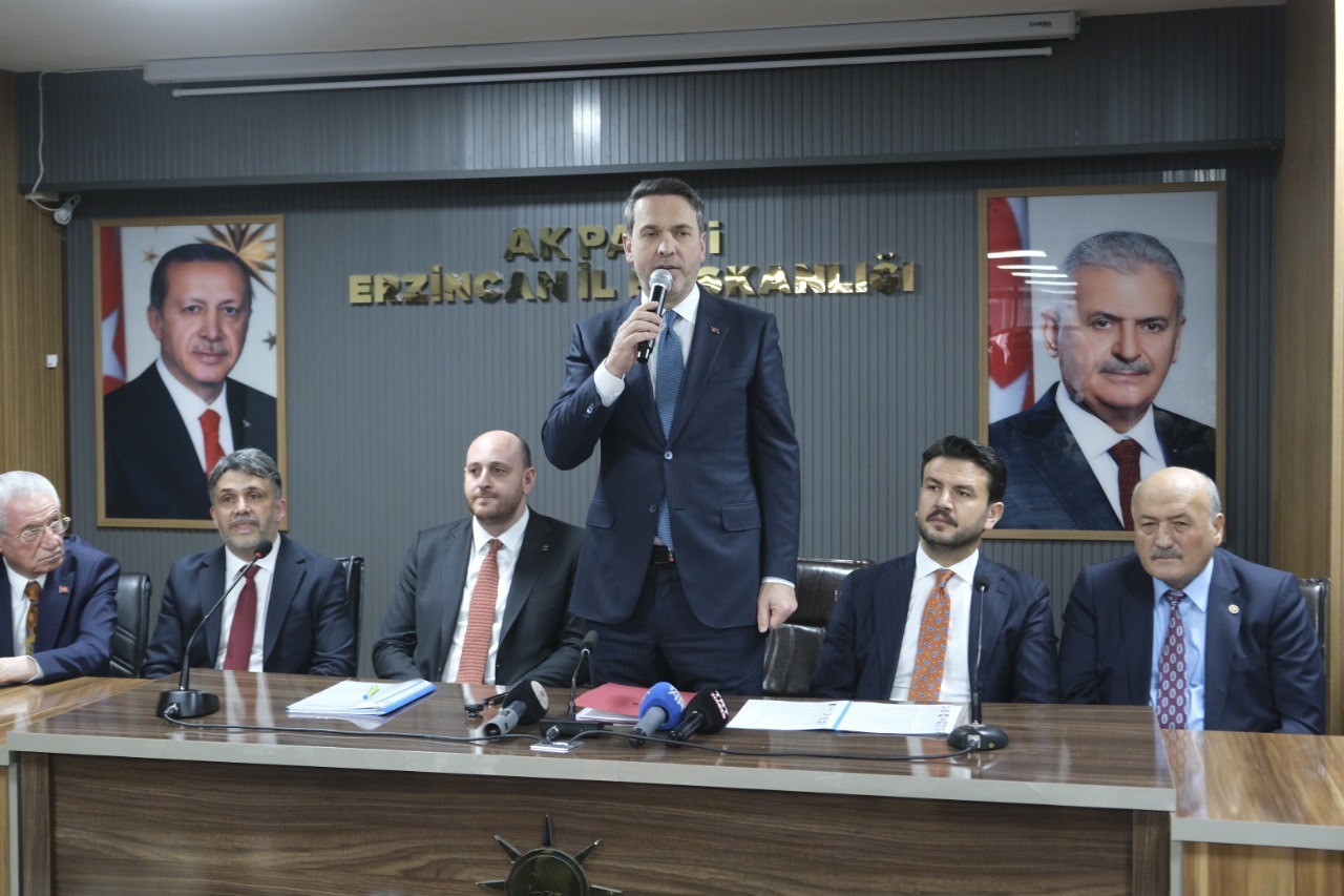 Bakan Bayraktar Erzincan’da konuştu: "Enerjide güçlü Türkiye için birlik şart"
