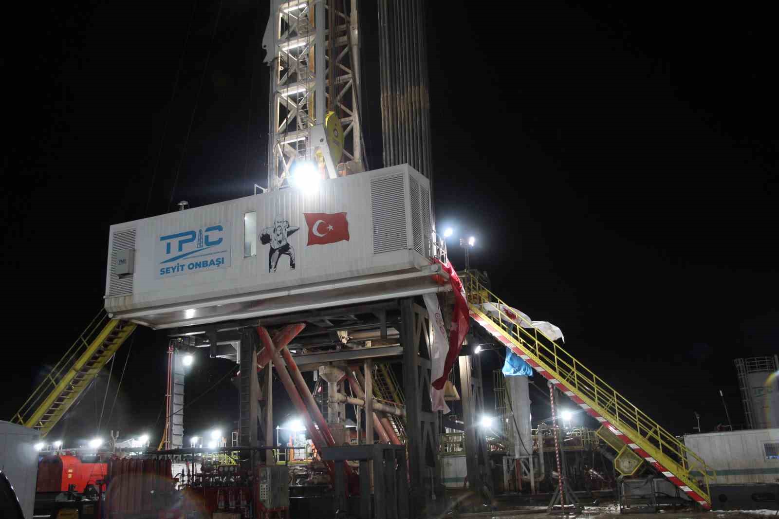 Bakan Bayraktar, Filyos’tan Gabar’a bağlandı: "2026’da daha fazla üreteceğiz"
Bakan Bayraktar, Filyos’tan Gabar’a bağlandı: "2026’da daha fazla üreteceğiz"