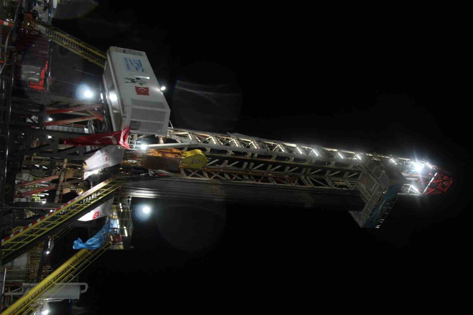 Bakan Bayraktar, Filyos’tan Gabar’a bağlandı: "2026’da daha fazla üreteceğiz"
Bakan Bayraktar, Filyos’tan Gabar’a bağlandı: "2026’da daha fazla üreteceğiz"