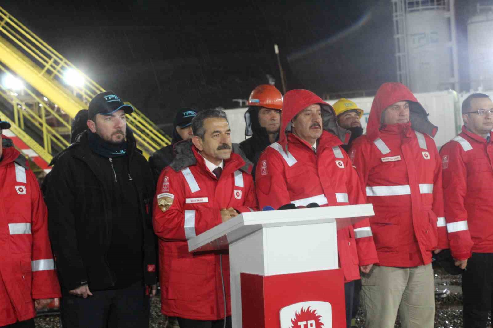 Bakan Bayraktar, Filyos’tan Gabar’a bağlandı: "2026’da daha fazla üreteceğiz"
Bakan Bayraktar, Filyos’tan Gabar’a bağlandı: "2026’da daha fazla üreteceğiz"