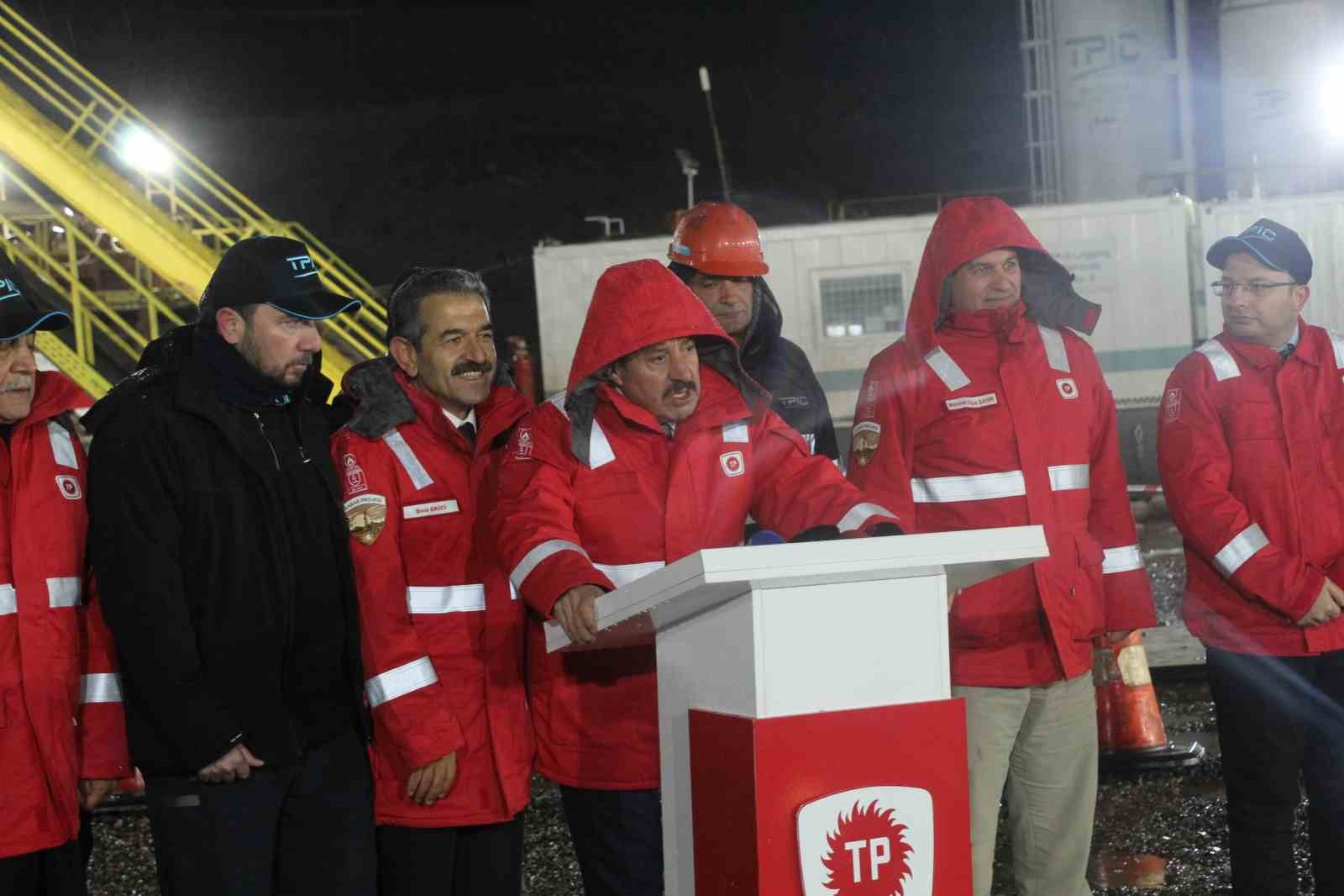 Bakan Bayraktar, Filyos’tan Gabar’a bağlandı: "2026’da daha fazla üreteceğiz"
Bakan Bayraktar, Filyos’tan Gabar’a bağlandı: "2026’da daha fazla üreteceğiz"