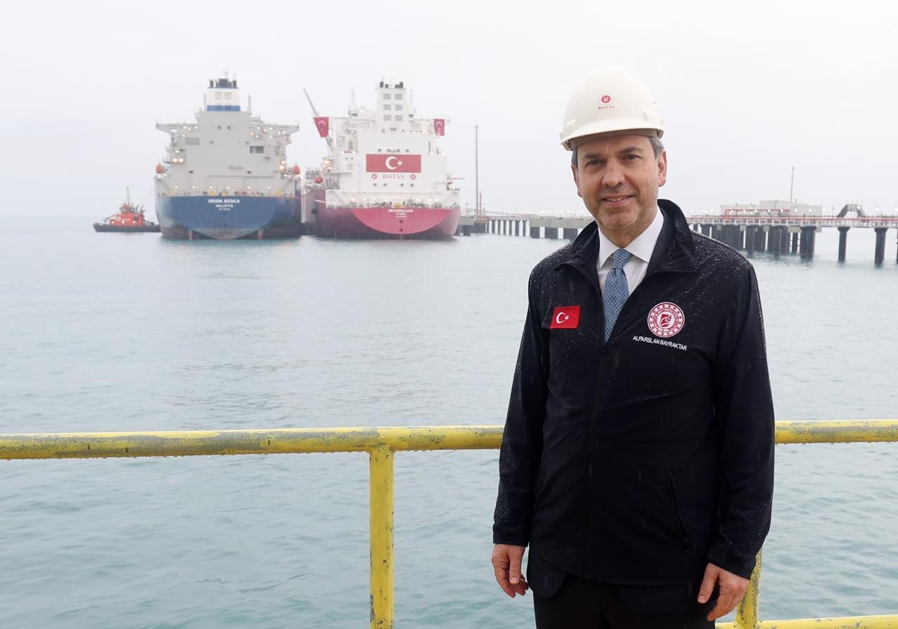 Bakan Bayraktar: "Günlük 200 milyon metreküplük bir gazı gemilerle alır hale geleceğiz"
