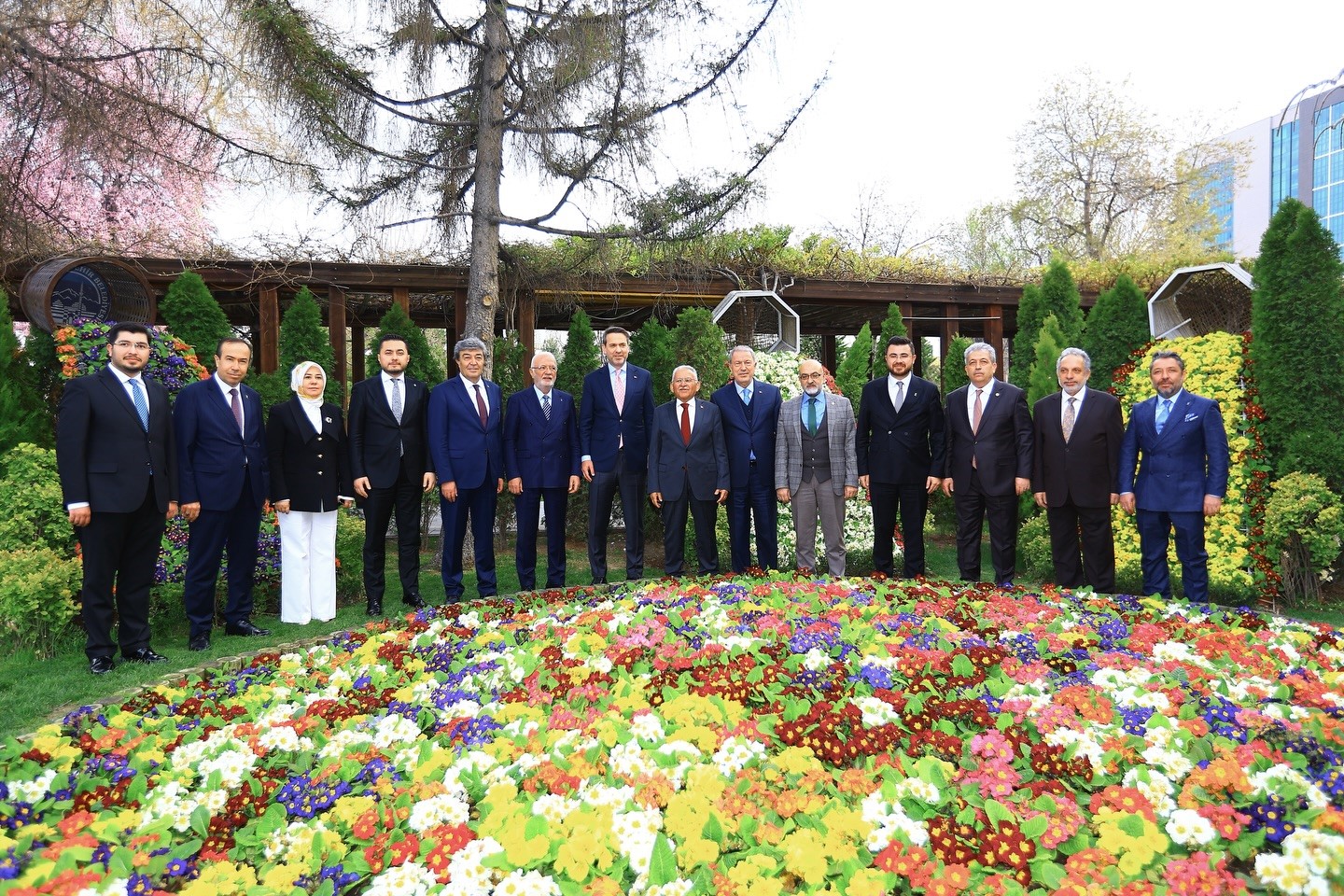 Bakan Bayraktar: "Kayseri, Türkiye’nin gözbebeği"
Bakan Bayraktar: "Kayseri, Türkiye’nin gözbebeği"