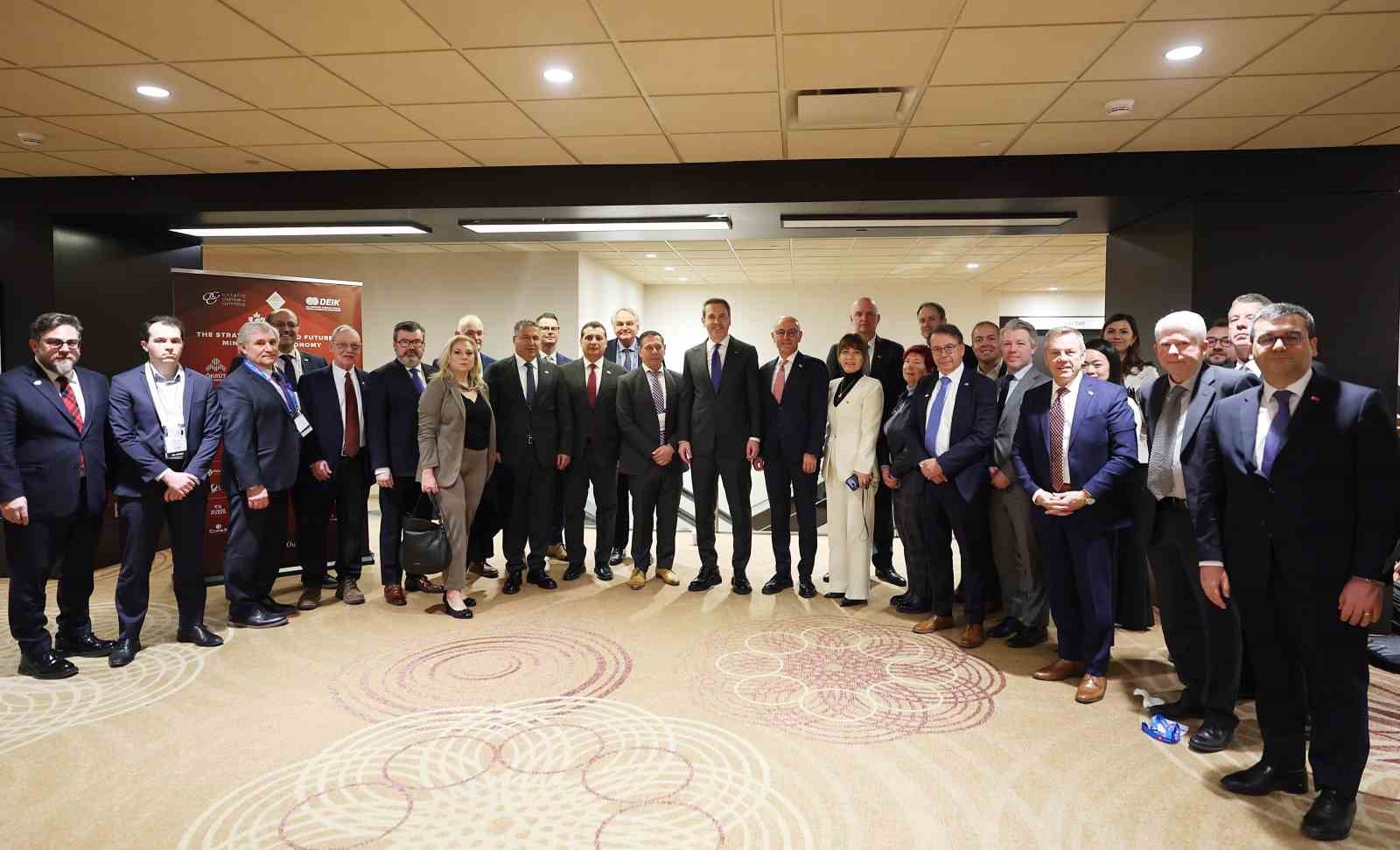 Bakan Bayraktar: "Türkiye Petrolleri ile Eti Maden, Kanada’ya yatırım yapabilir"
