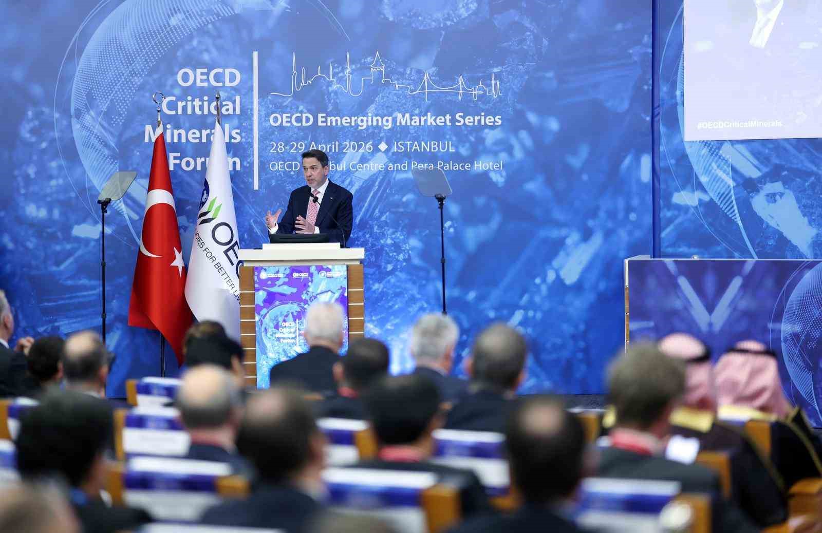 Bakan Bayraktar: ‘‘Türkiye’nin enerji dönüşümünün kalbinde kritik mineraller var’’
