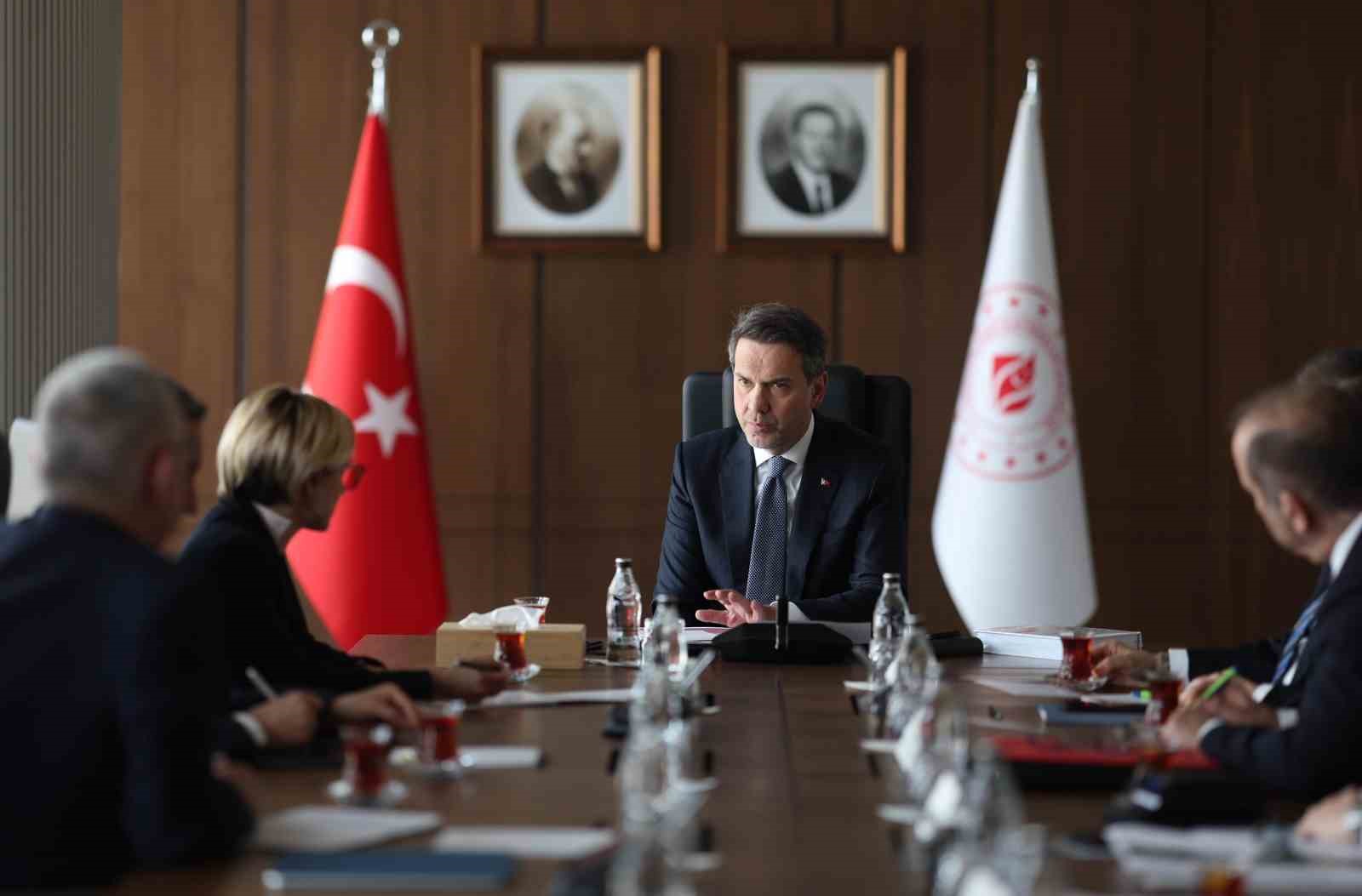 Bakan Bayraktar: "Ülkemizin enerjideki tam bağımsızlık yürüyüşüne güç katmaya devam edeceğiz"
