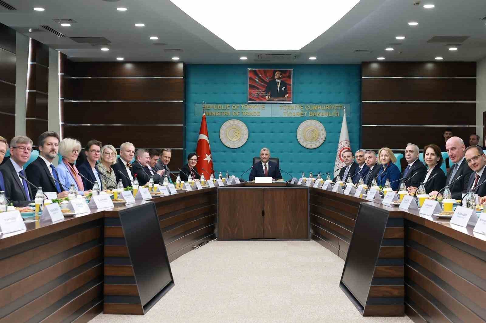 Bakan Bolat: "Avrupa Birliği her zaman temel ortağımız olmuştur"
Bakan Bolat: "Avrupa Birliği her zaman temel ortağımız olmuştur"