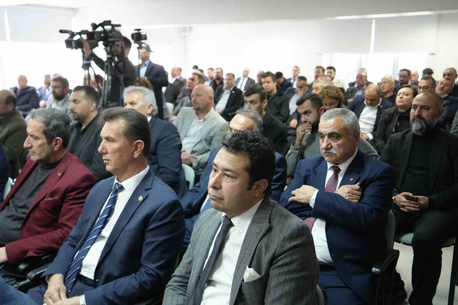 Bakan Bolat: "Kuzey ve güneyimizde mini dünya savaşı var. Türkiye bunlardan kendini korumayı başardı"
