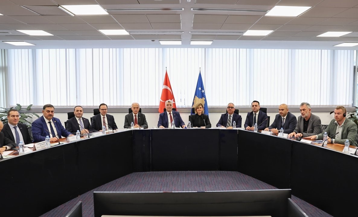 Bakan Bolat, Türk ve Kosovalı iş adamlarıyla bir araya geldi
