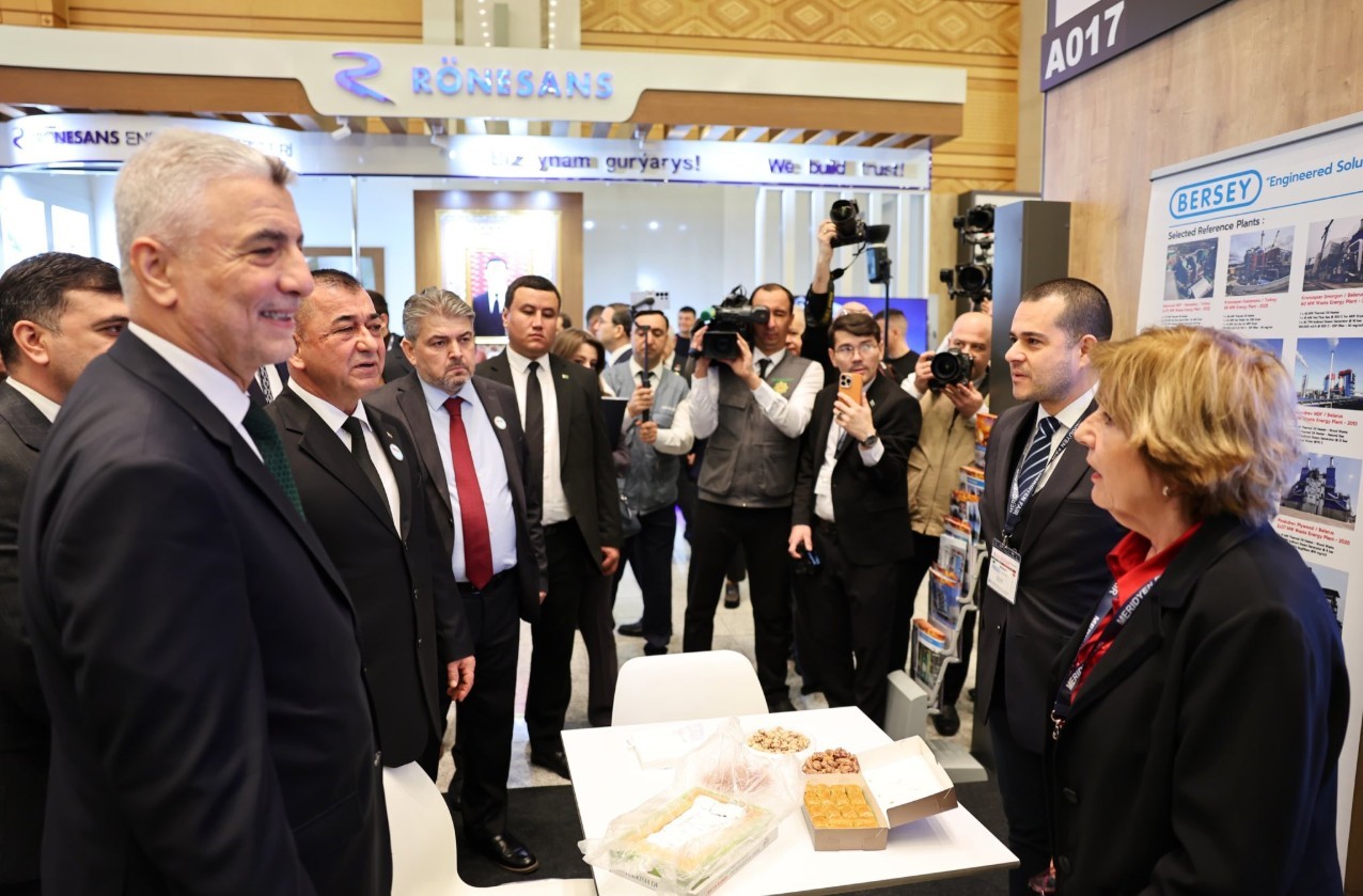 Bakan Bolat Türkmenistan’da
