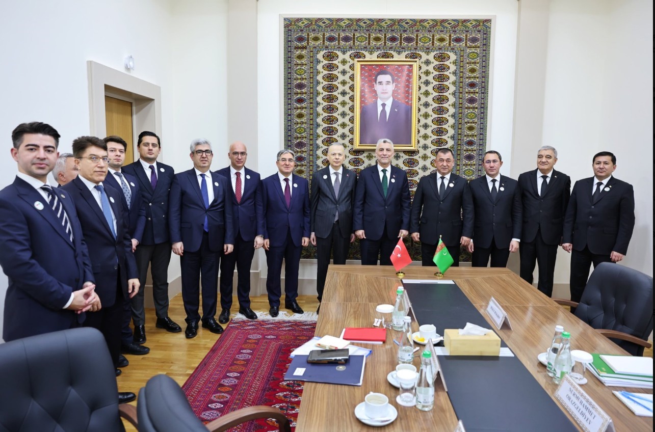 Bakan Bolat Türkmenistan’da
