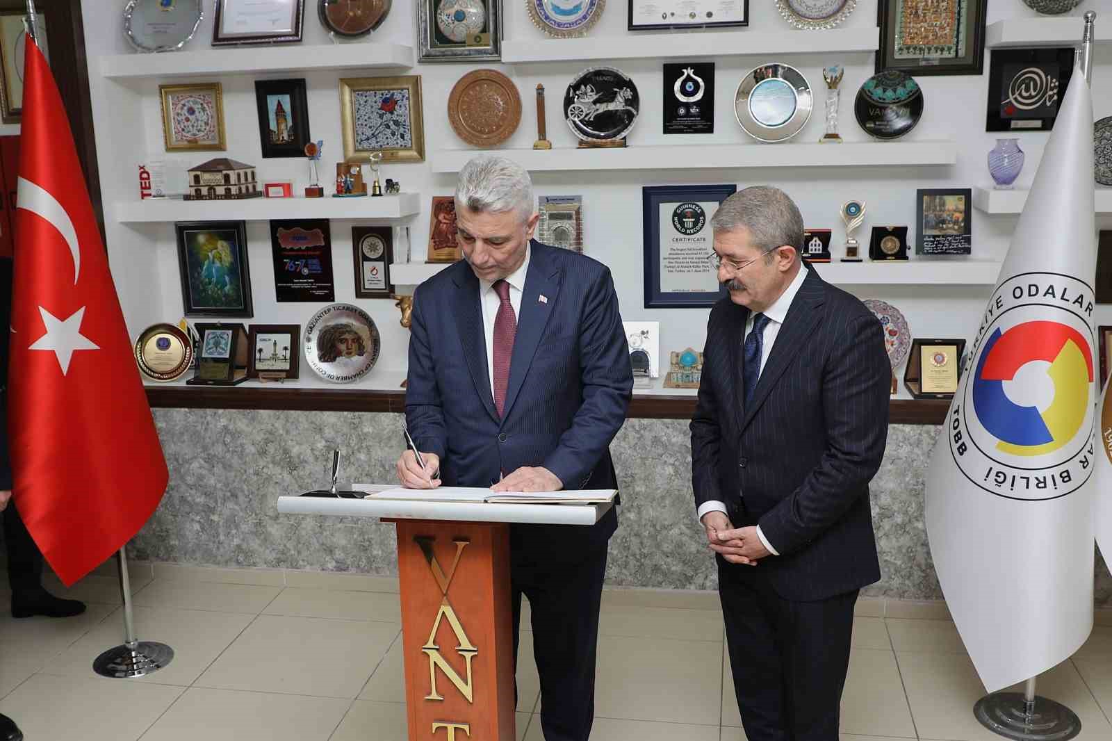 Bakan Bolat, Van TSO’da müjdeyi verdi
