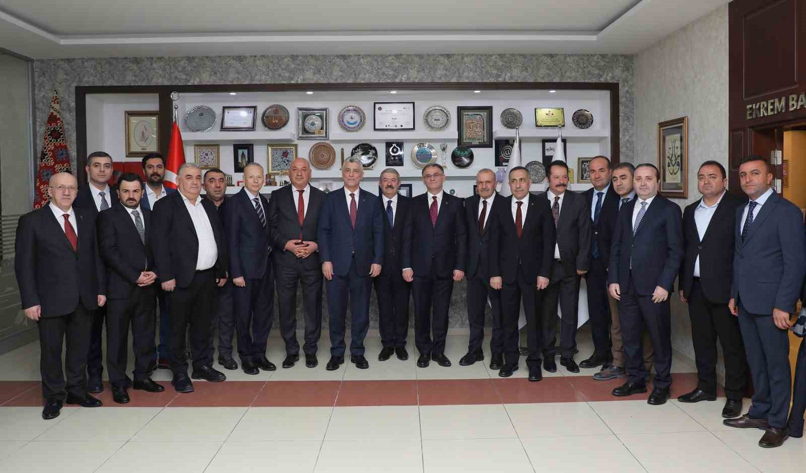 Bakan Bolat, Van TSO’da müjdeyi verdi
