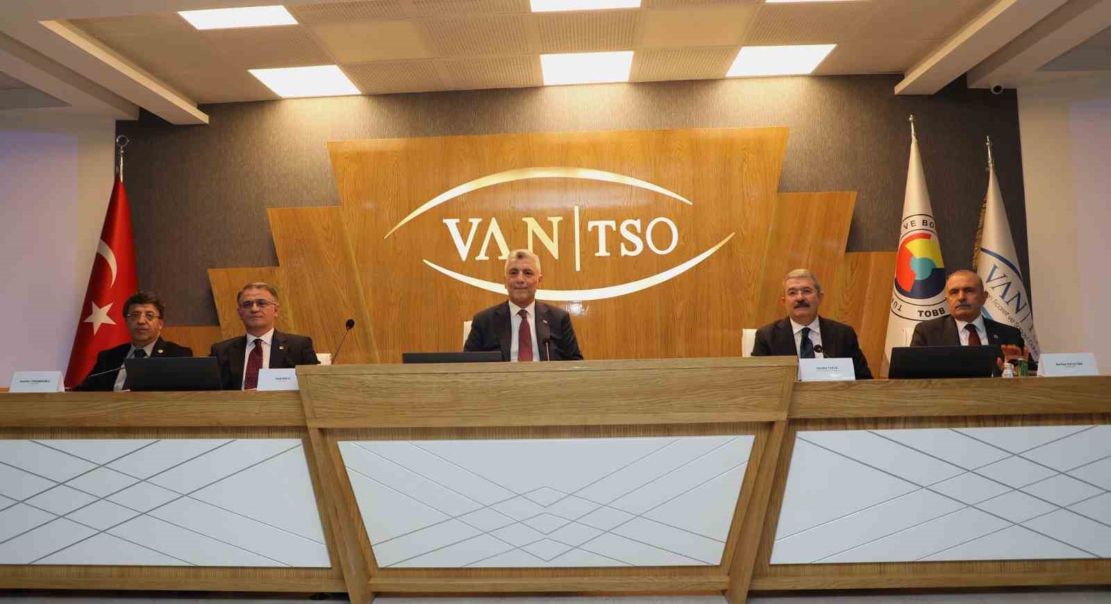 Bakan Bolat, Van TSO’da müjdeyi verdi
