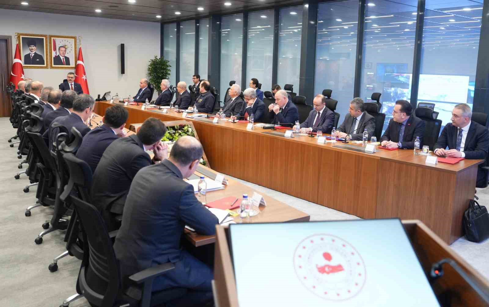 Bakan Çiftçi birim amirleri ile bir araya geldi
