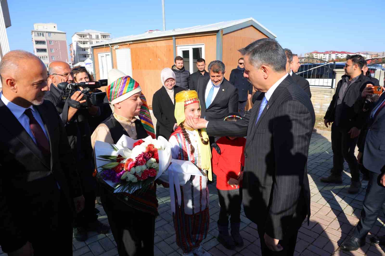 Bakan Çiftçi, Kahramanmaraş’ta esnafla bir araya geldi
