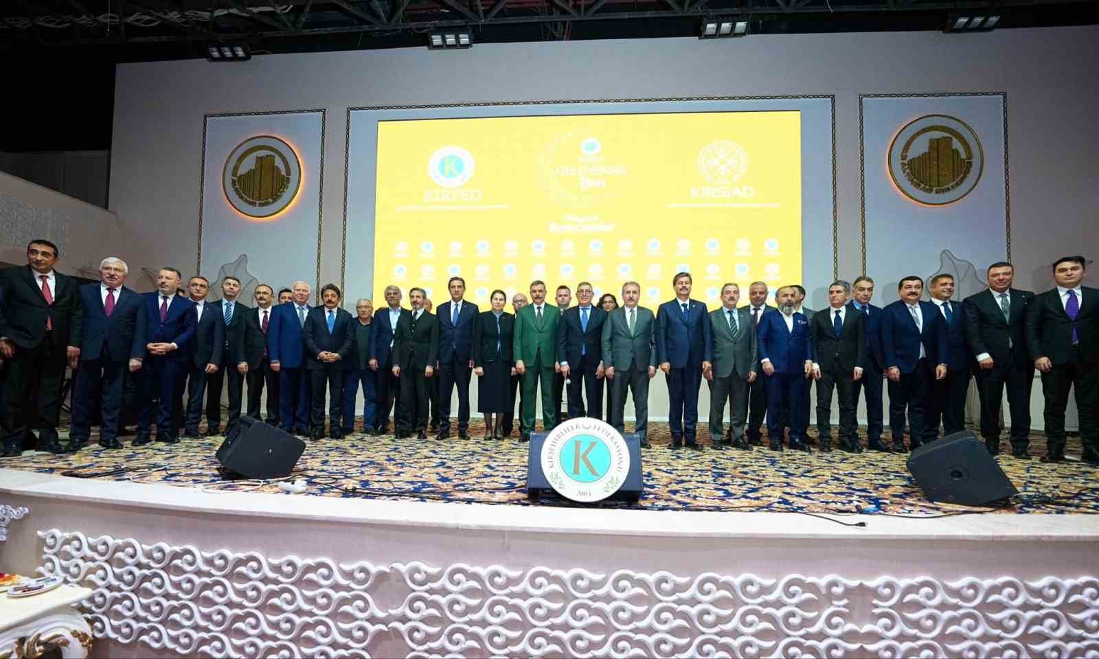 Bakan Çiftçi: "Şehirlerimizde, her bir vatandaşımızın huzur ve güveni bizim sorumluluğumuzdadır"
Bakan Çiftçi: "Şehirlerimizde, her bir vatandaşımızın huzur ve güveni bizim sorumluluğumuzdadır"