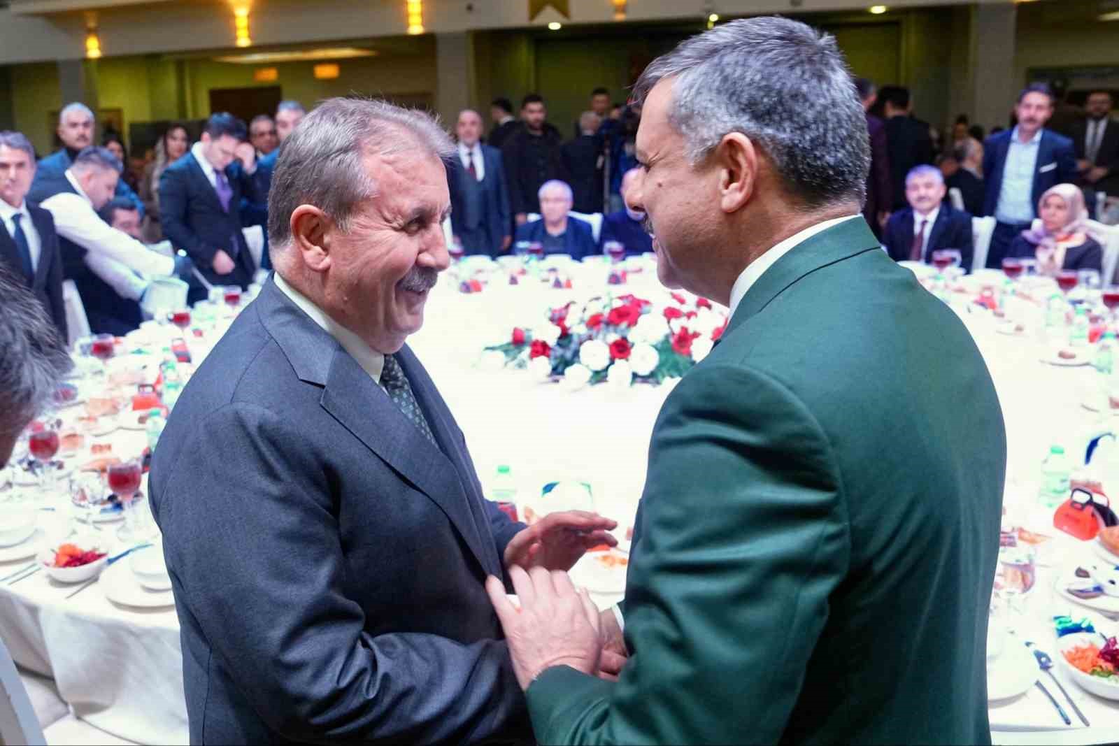 Bakan Çiftçi: "Şehirlerimizde, her bir vatandaşımızın huzur ve güveni bizim sorumluluğumuzdadır"
Bakan Çiftçi: "Şehirlerimizde, her bir vatandaşımızın huzur ve güveni bizim sorumluluğumuzdadır"