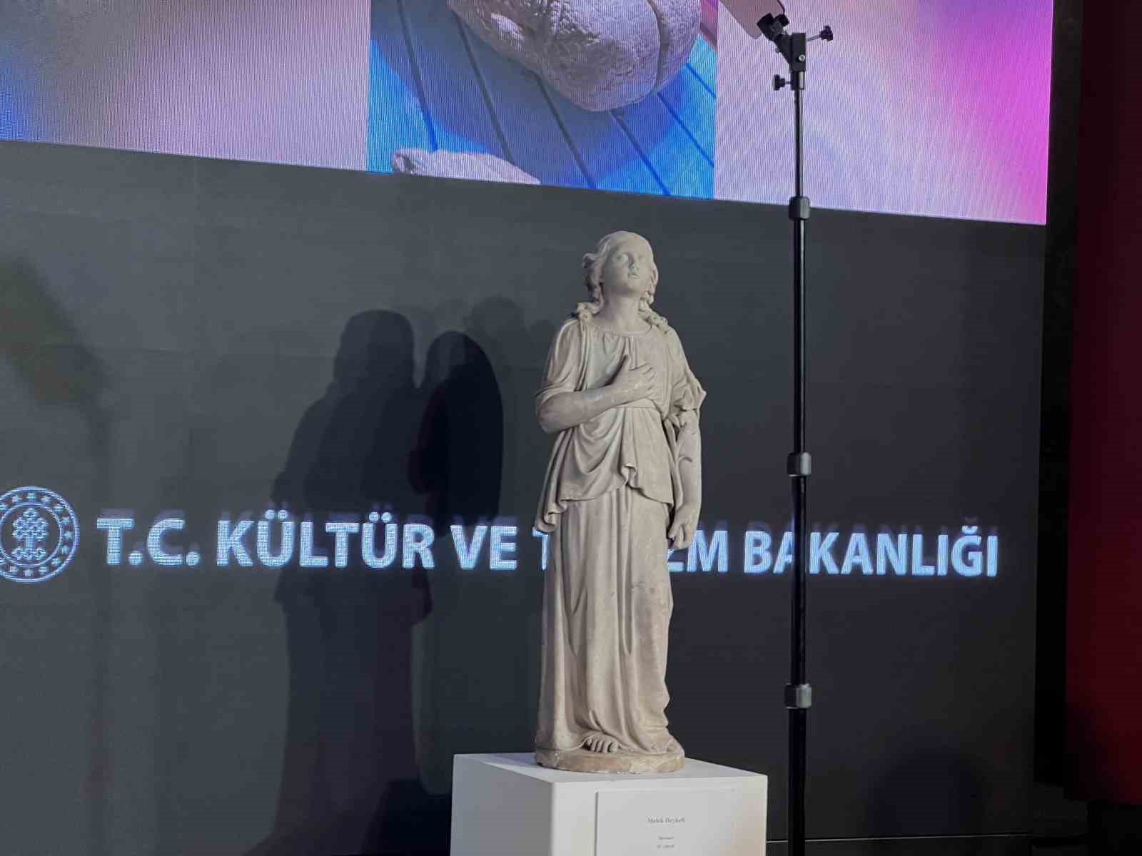 Bakan Ersoy: "13 bin 451 kültür varlığını yeniden ülkemize kazandırdık"
Bakan Ersoy: "13 bin 451 kültür varlığını yeniden ülkemize kazandırdık"