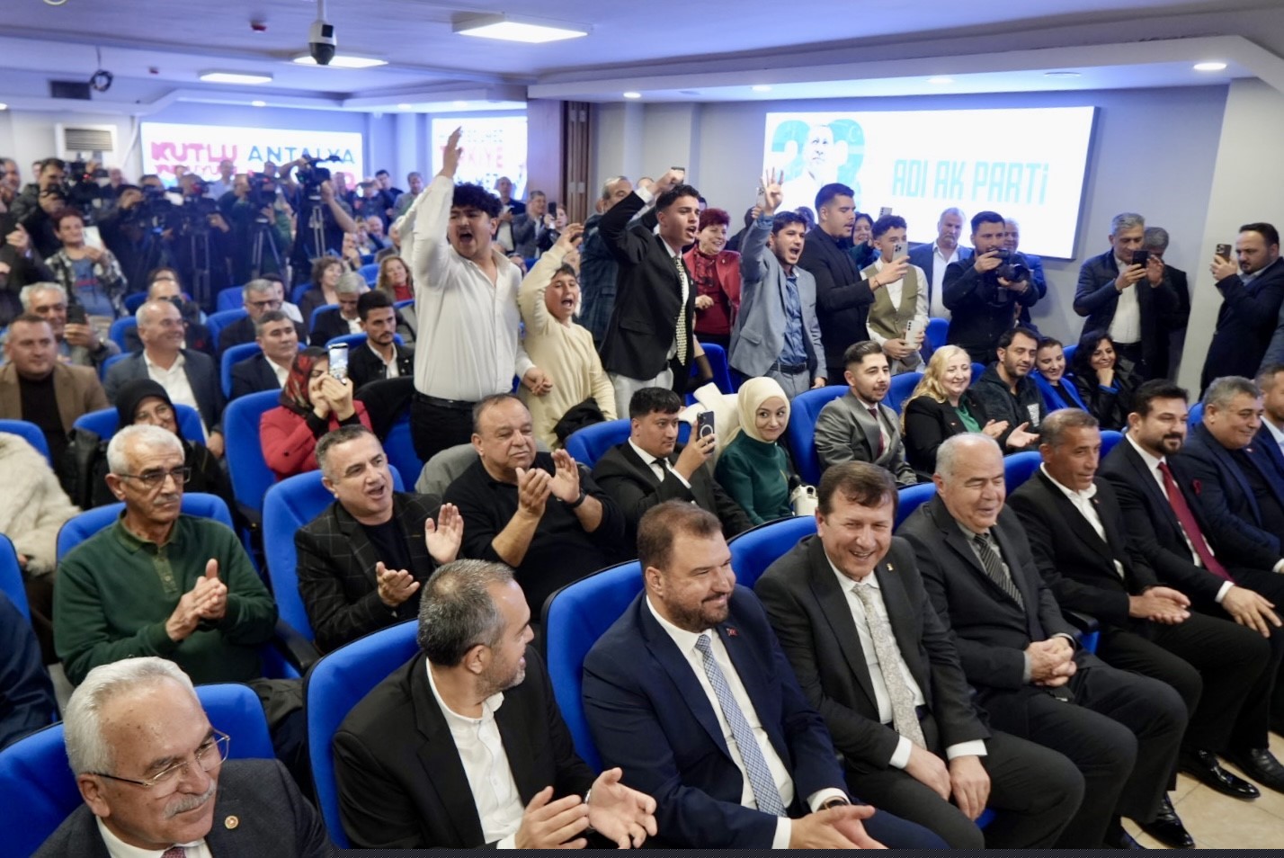 Bakan Ersoy: "2026 yılı sonunda ücretsiz halk plajı sayısı 23’e çıkacak"
Bakan Ersoy: "2026 yılı sonunda ücretsiz halk plajı sayısı 23’e çıkacak"