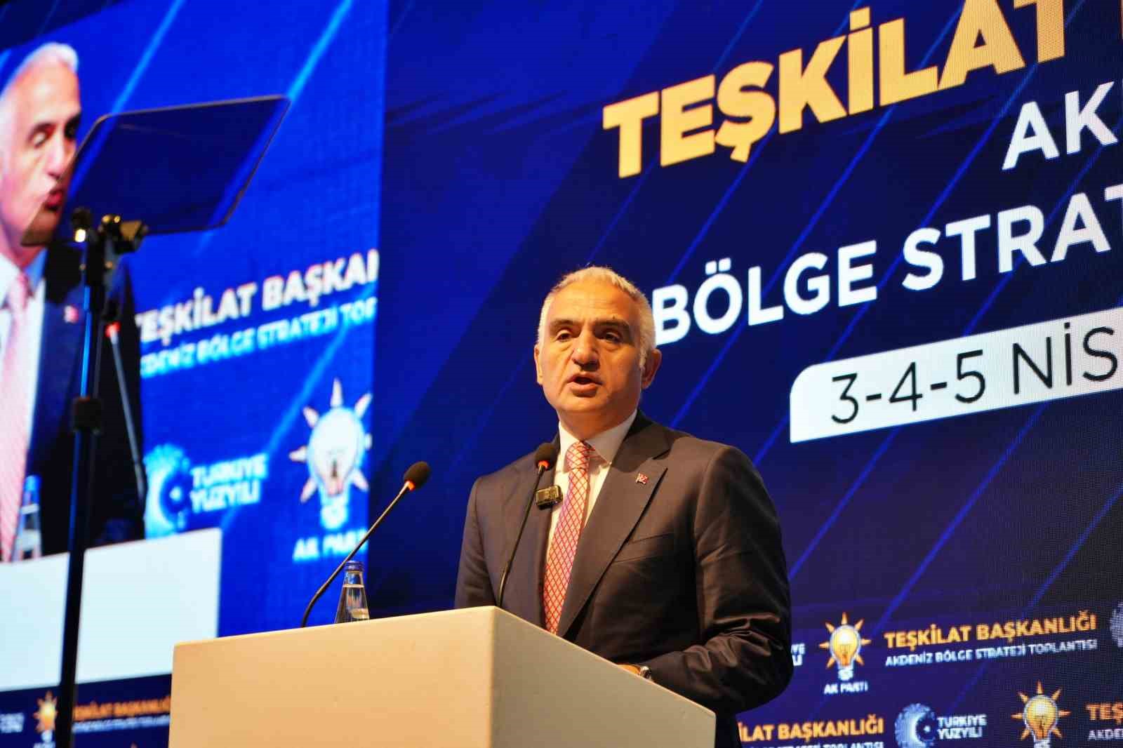 Bakan Ersoy: "Akdeniz Bölgesi’nde 2002-2025 yılları arasında yaklaşık 26,9 milyar liralık kültür ve turizm yatırımı gerçekleştirildi"
Bakan Ersoy: "Akdeniz Bölgesi’nde 2002-2025 yılları arasında yaklaşık 26,9 milyar liralık kültür ve turizm yatırımı gerçekleştirildi"