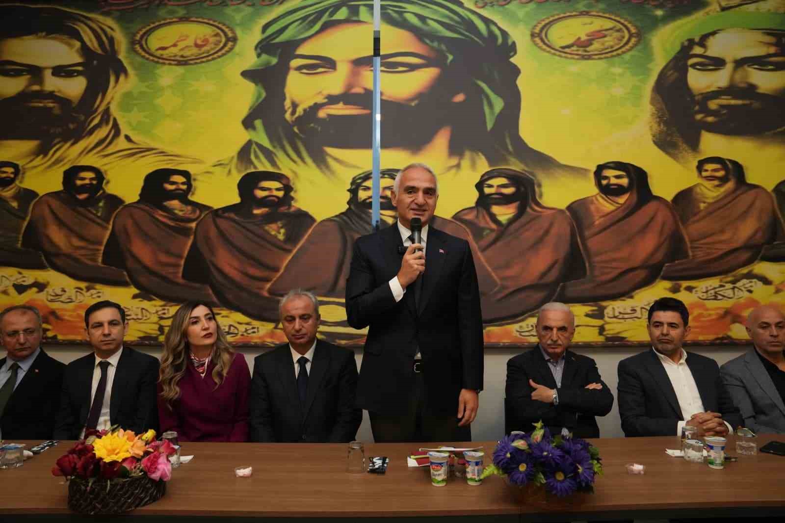 Bakan Ersoy: "Bu millet can cana, gönül gönüle verdikçe geleceğimiz güçlü ve aydınlık olacaktır"
