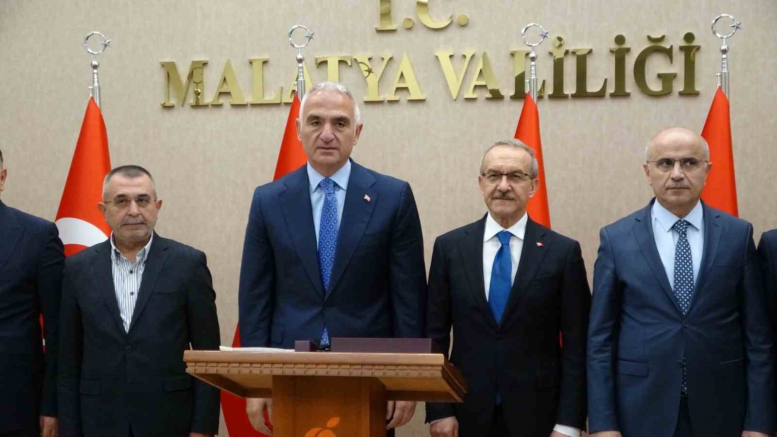 Bakan Ersoy: "Dünya tarihinin en muazzam inşa ve ihya hareketini hayata geçirdik"
