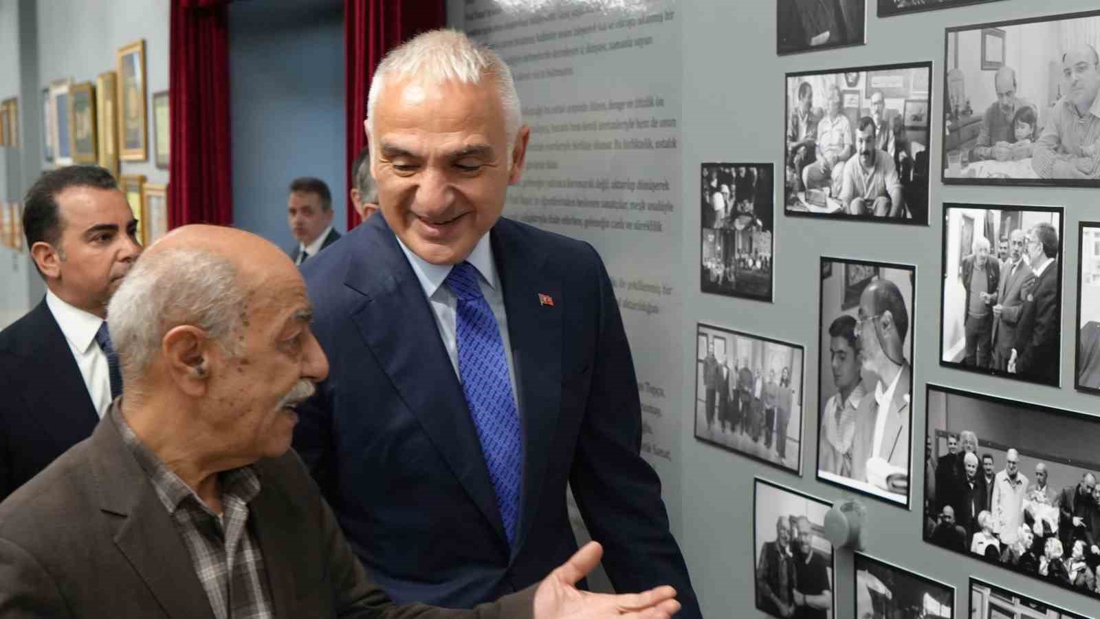 Bakan Ersoy: "Fuadname, hat ve ebruda çok geniş bir penceredir"
