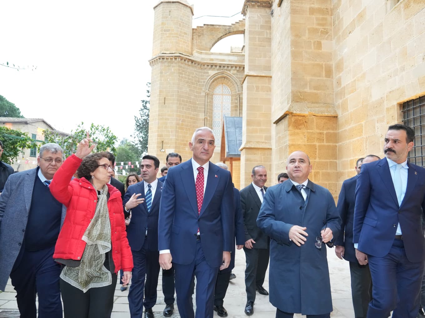 Bakan Ersoy: "KKTC’nin haklı davasında bir milim dahi geri adım atmayız"
