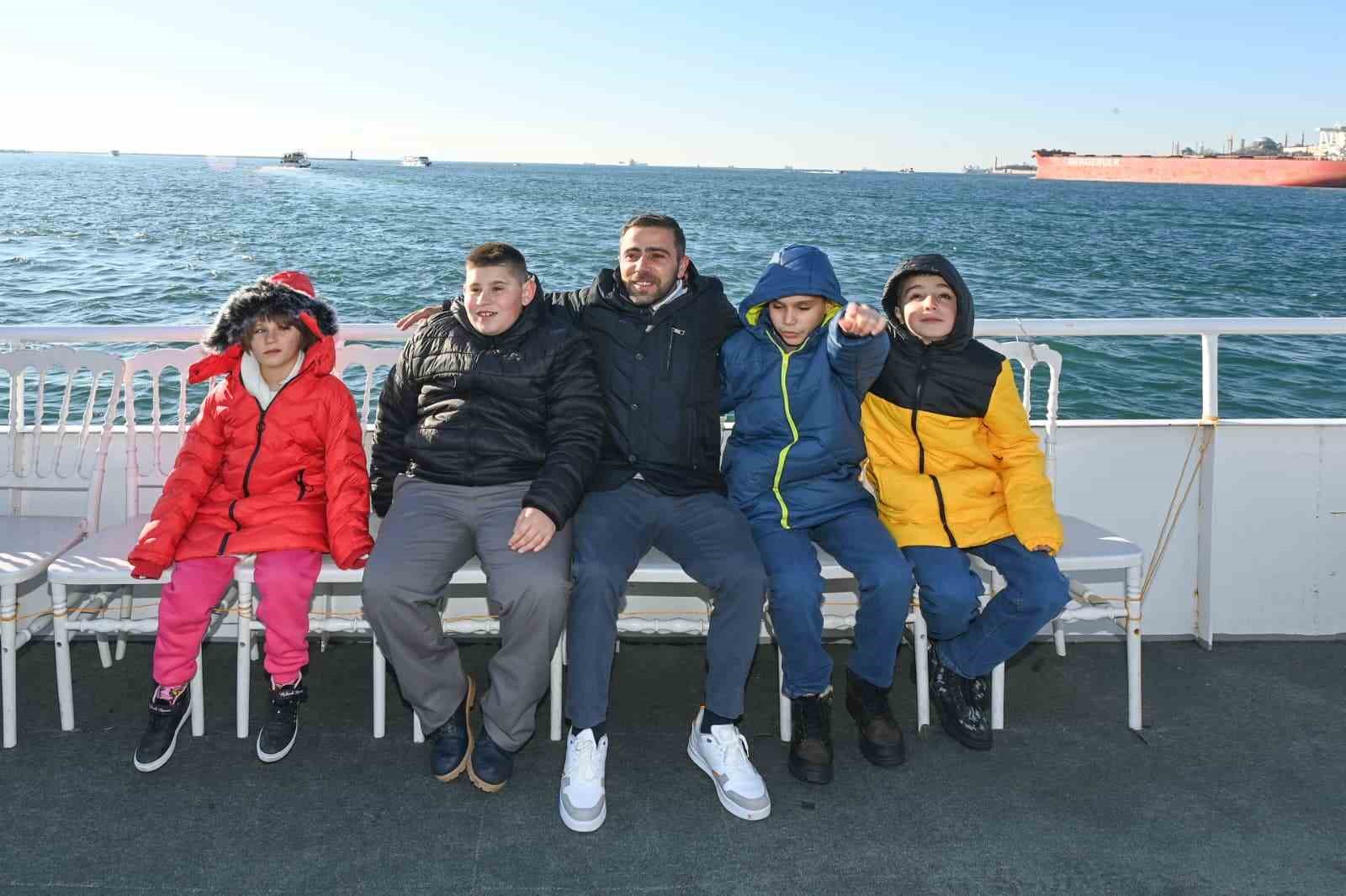 Bakan Ersoy, köyde başlayan hikayeyi boğaza taşıdı
