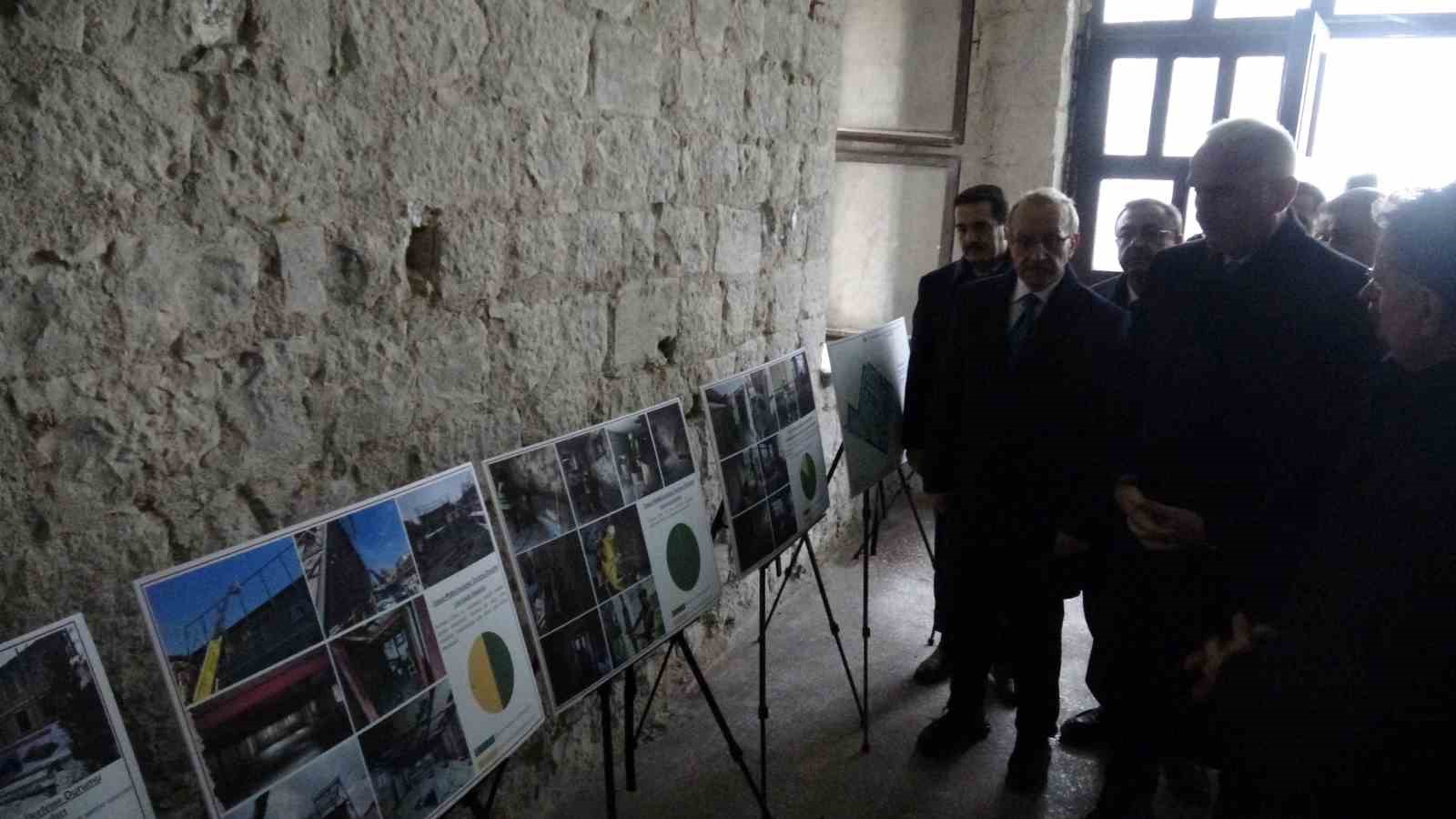 Bakan Ersoy, Malatya’da onarımı süren kültür varlıklarını inceledi

