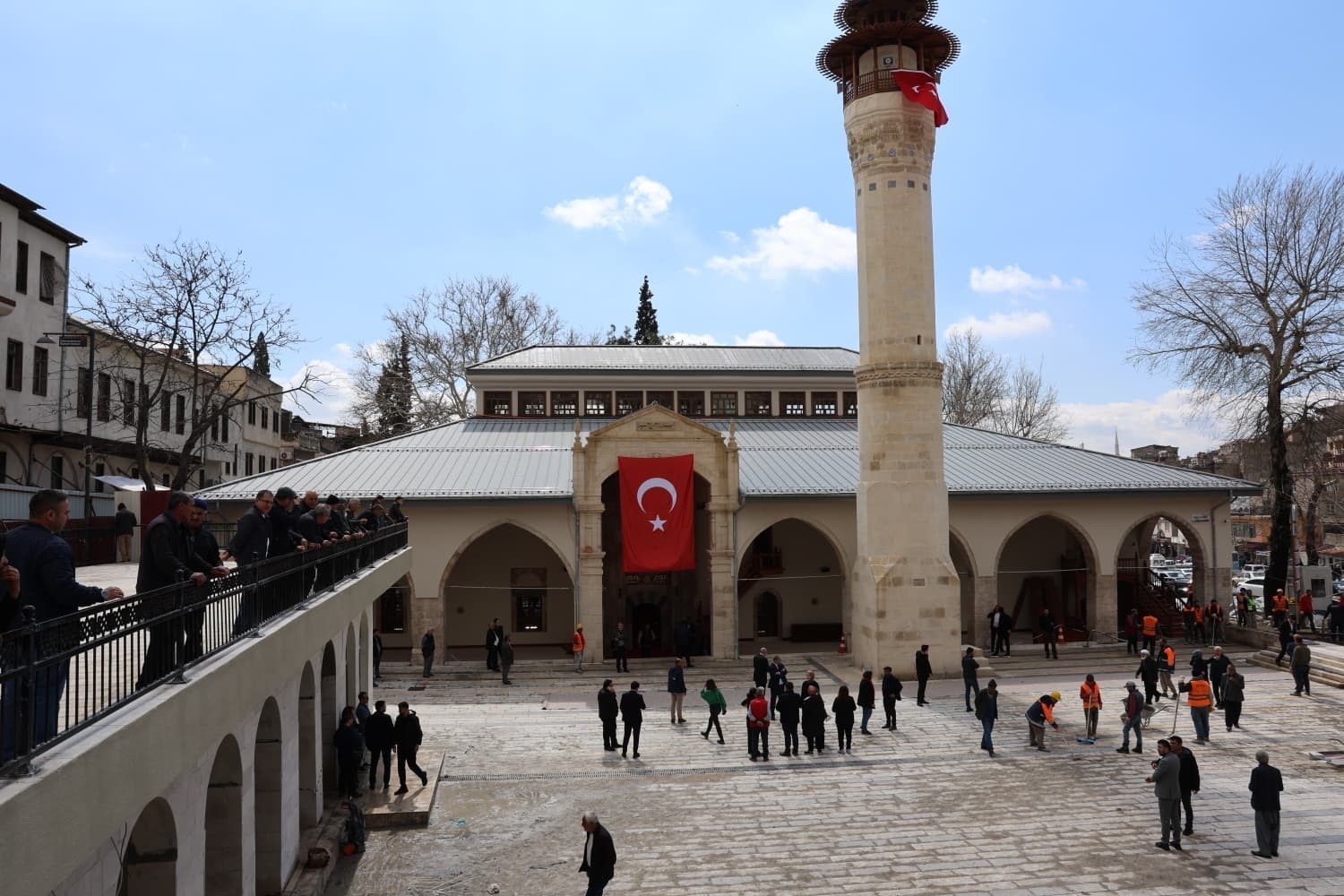 Bakan Ersoy paylaştı: Kahramanmaraş Ulu Cami yeniden ibadete açıldı
