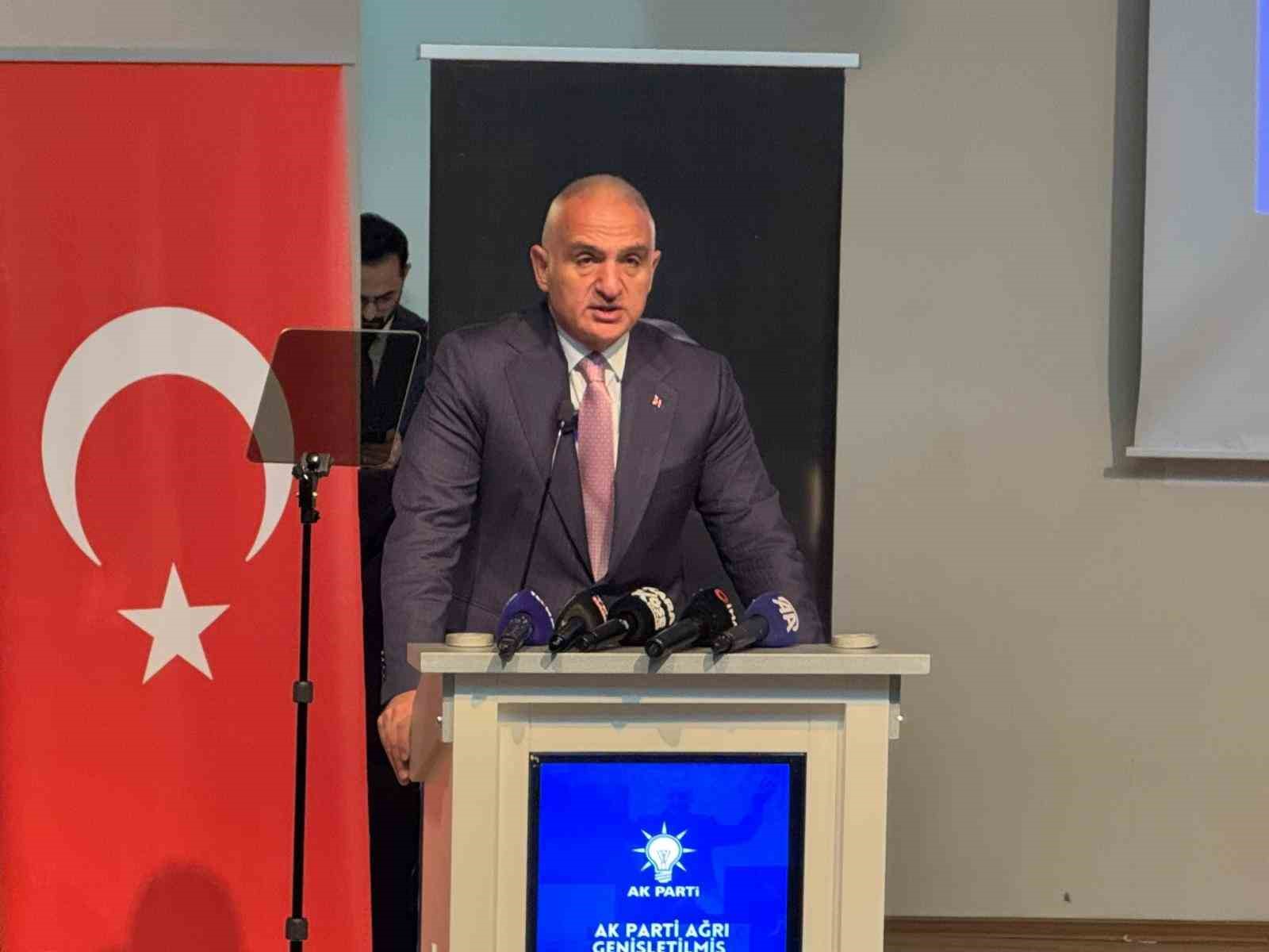 Bakan Ersoy: "Türkiye’de kültür ve turizm alanında tarihi rekorlar kırıyoruz"
