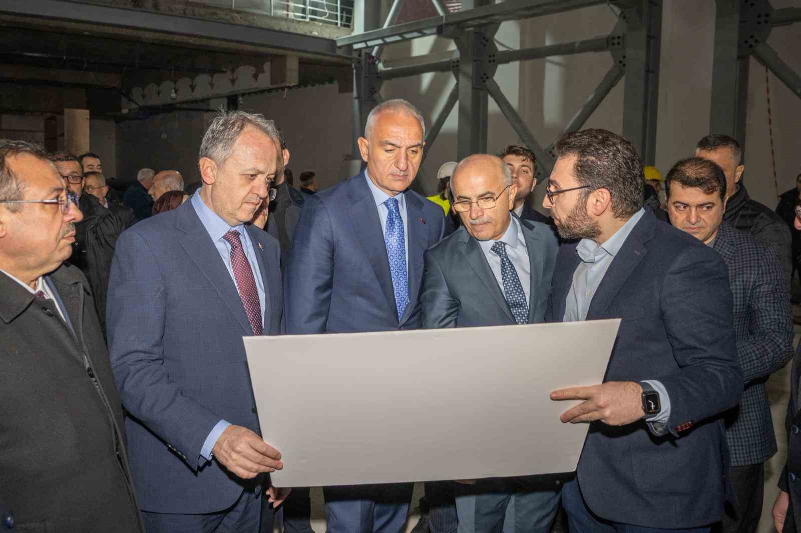 Bakan Ersoy’dan Başkan Er’e ziyaret
