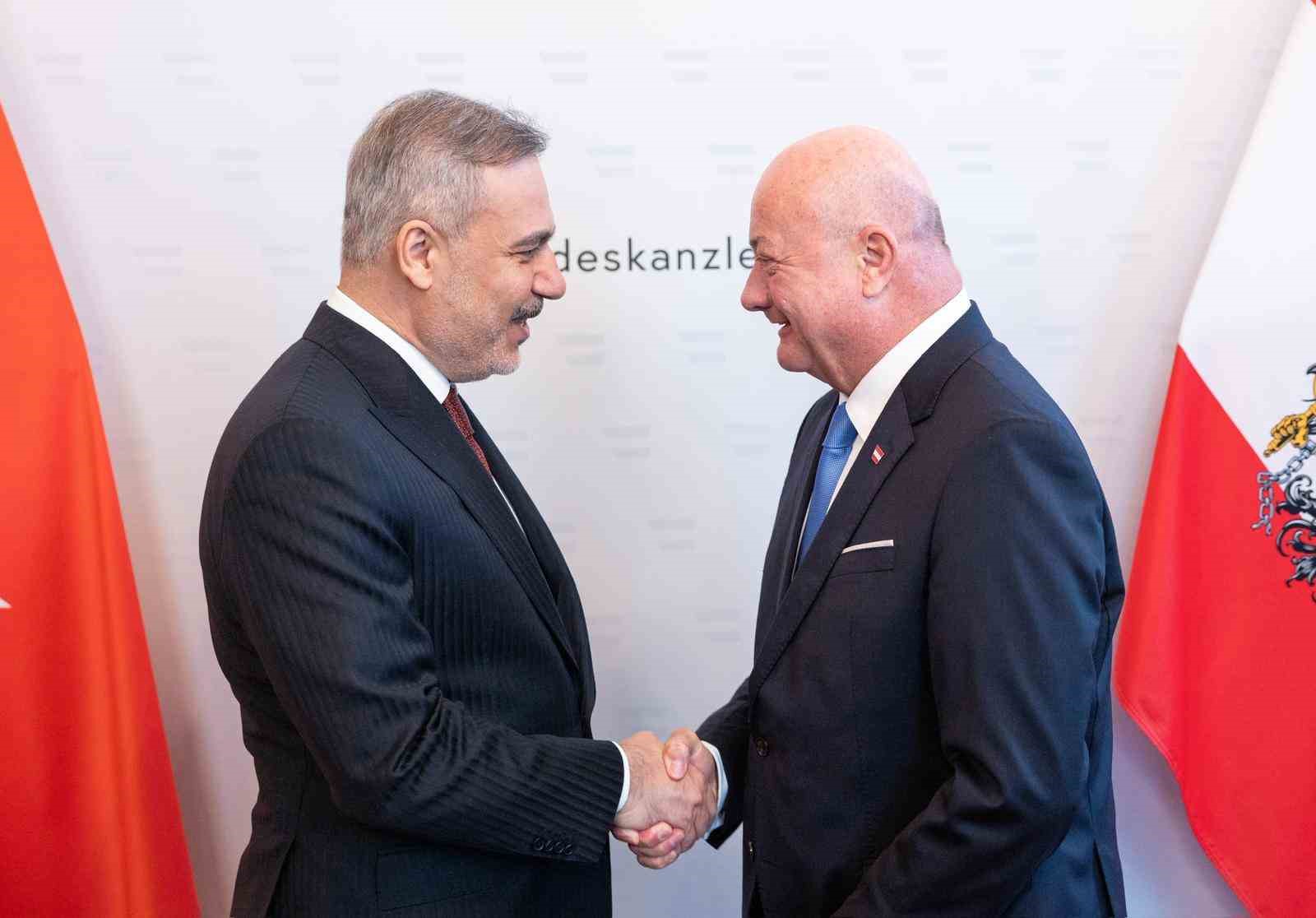 Bakan Fidan, Avusturya Başbakanı Stocker ile görüştü
