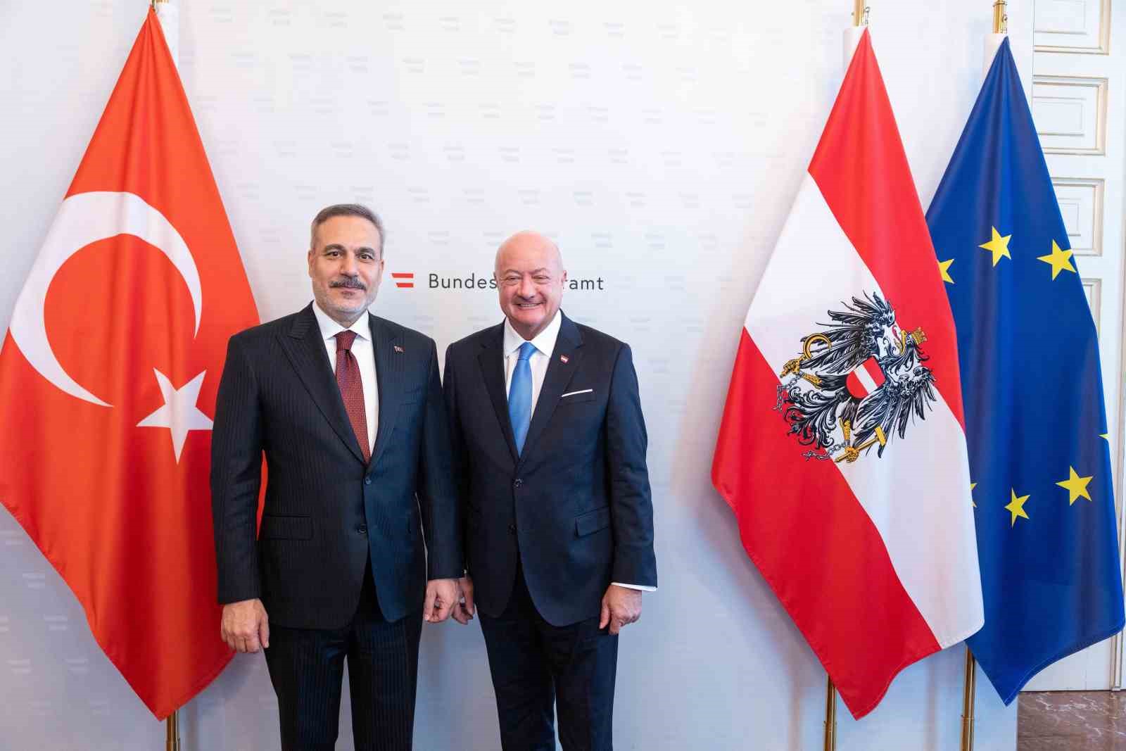 Bakan Fidan, Avusturya Başbakanı Stocker ile görüştü
