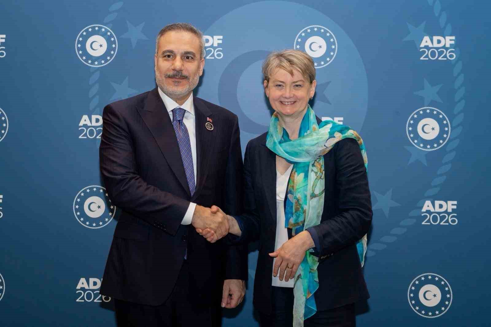 Bakan Fidan, Birleşik Krallık Dışişleri, İngiliz Milletler Topluluğu ve Kalkınma Bakanı Cooper ile görüştü
