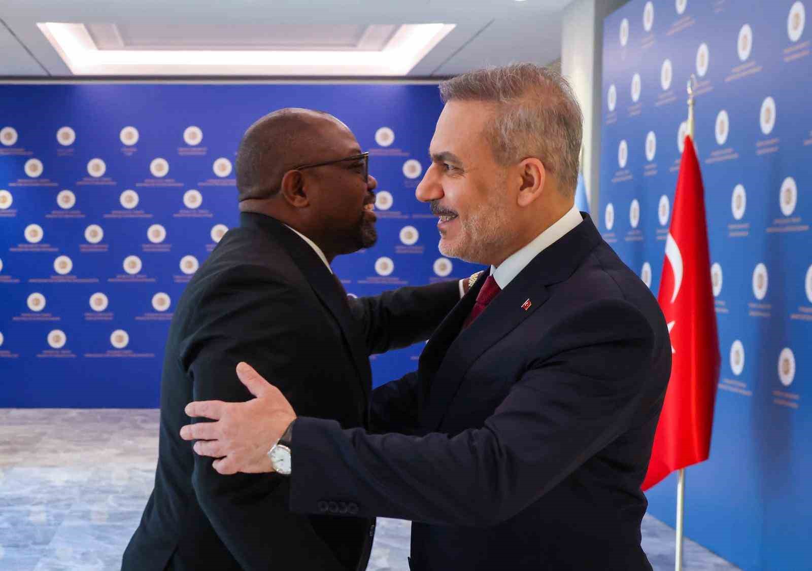 Bakan Fidan, Botsvana Uluslararası İlişkiler Bakanı Butale ile görüştü
